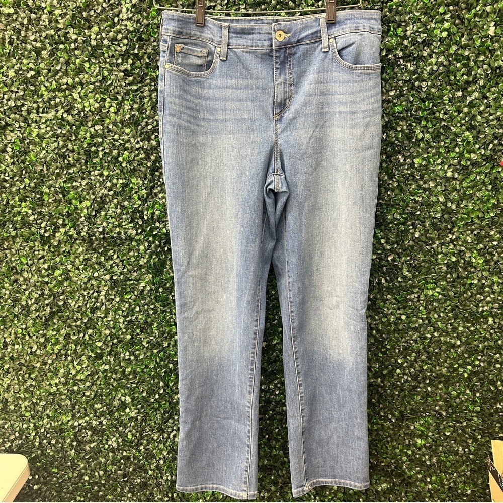 Bandolino Light Blue Women's Jeans - Size 12!